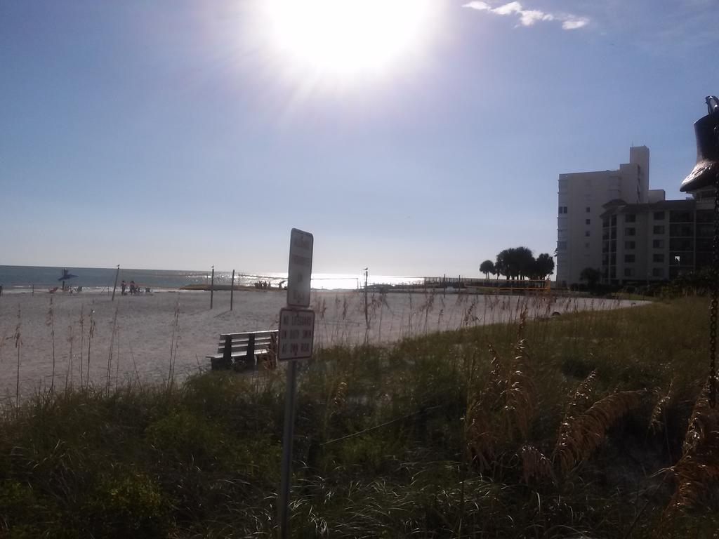 Beach Vacation Get-Away Apartment Сейнт Пийт Бийч Стая снимка
