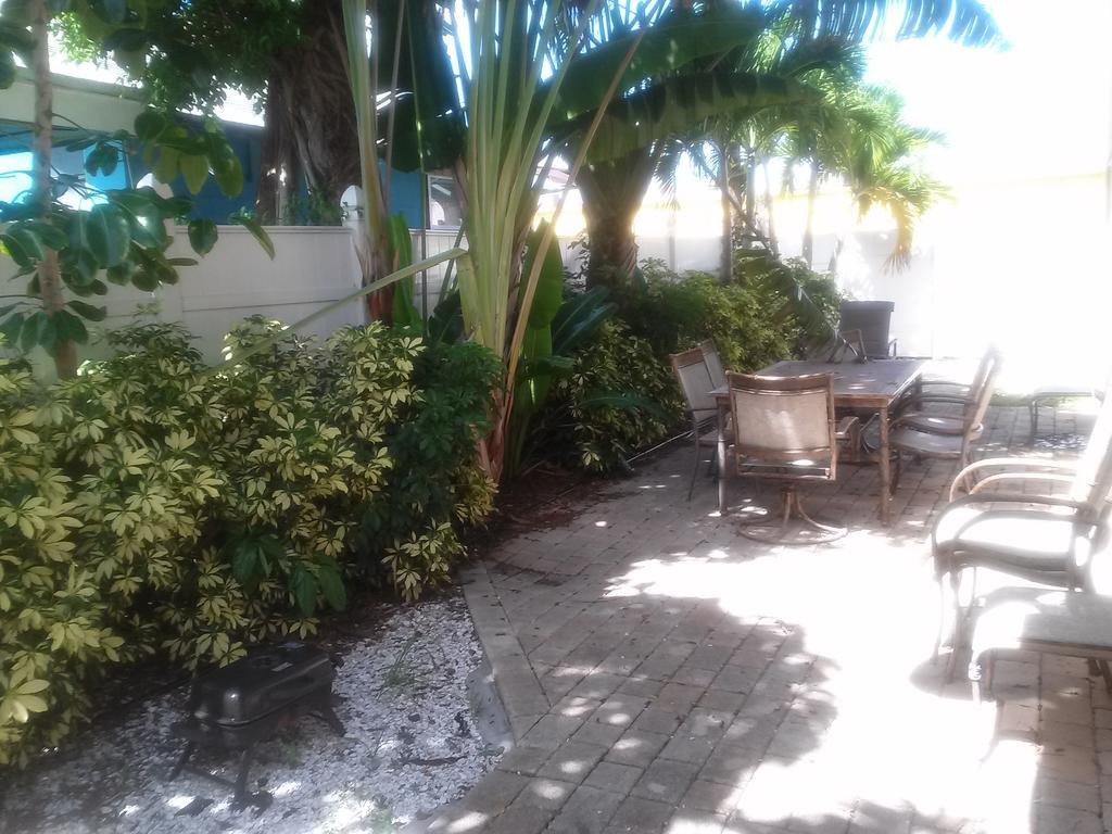 Beach Vacation Get-Away Apartment Сейнт Пийт Бийч Стая снимка